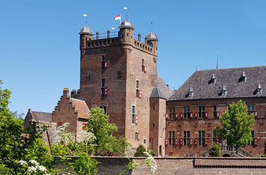 Historisches Kastell Huis Bergh bei 's-Heerenberg auf der Oranier-Fahrradroute